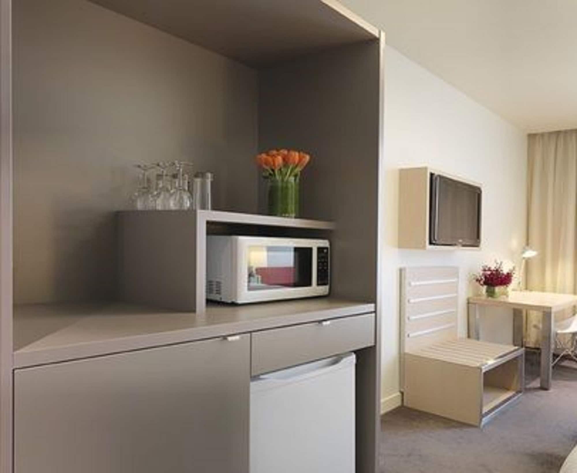 Travelodge Hotel Melbourne Docklands Экстерьер фото
