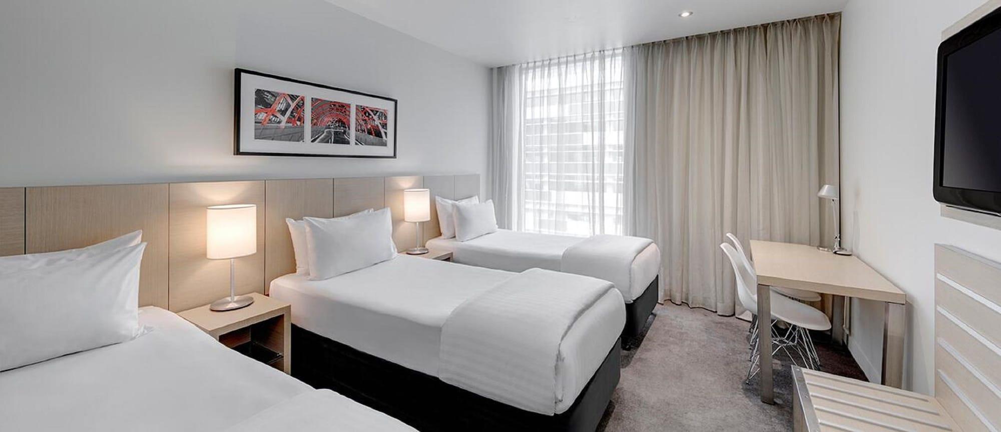 Travelodge Hotel Melbourne Docklands Экстерьер фото