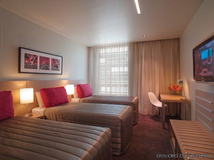 Travelodge Hotel Melbourne Docklands Экстерьер фото