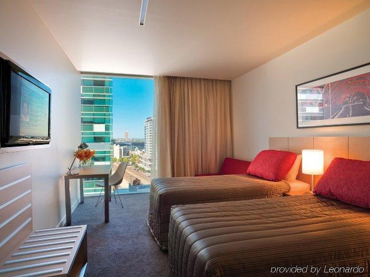 Travelodge Hotel Melbourne Docklands Экстерьер фото