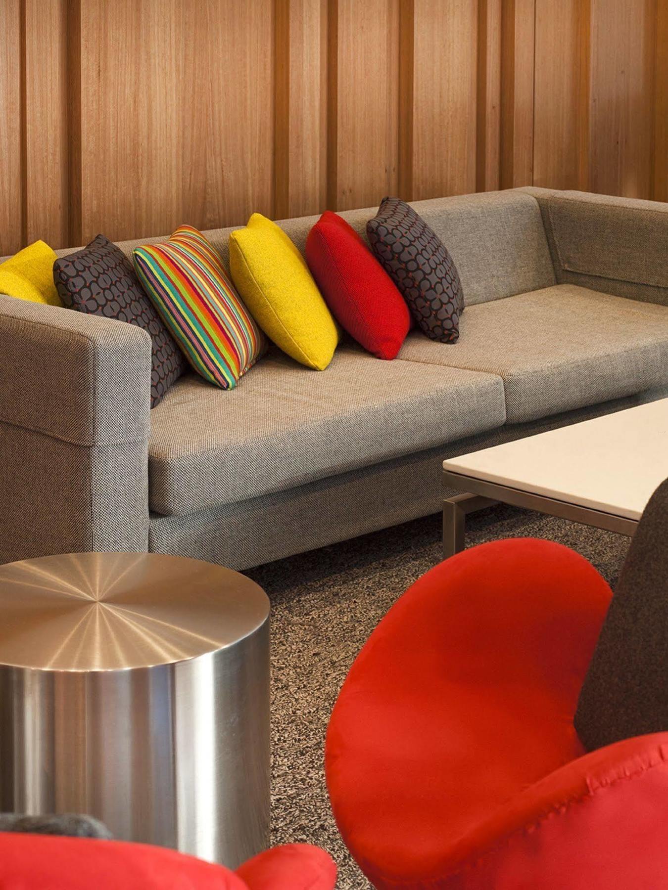 Travelodge Hotel Melbourne Docklands Экстерьер фото