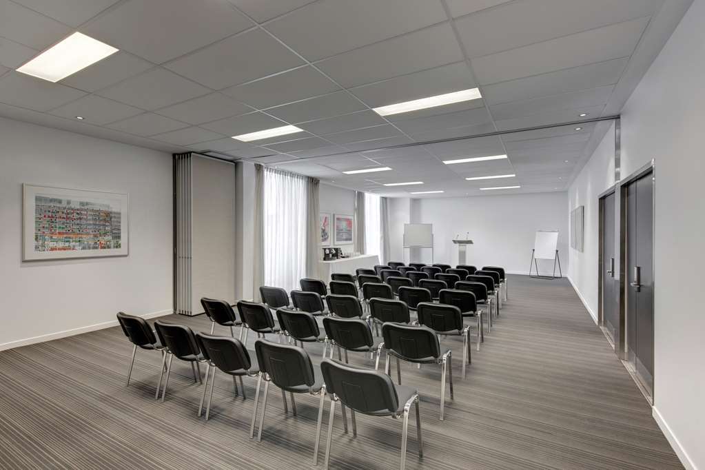 Travelodge Hotel Melbourne Docklands Удобства фото